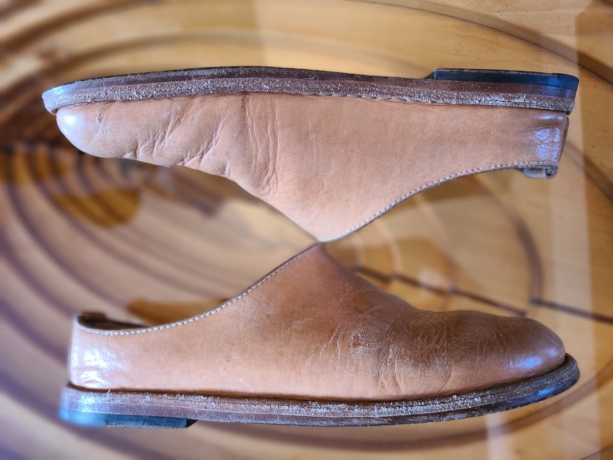 Photo by cobblerbud on February 1, 2025 of the Zak Waterlow Wholecut Veg Tan Leather Clog (Birkencrocz) in Tandy Oak-Leaf 5/6oz Natural Veg Tan.