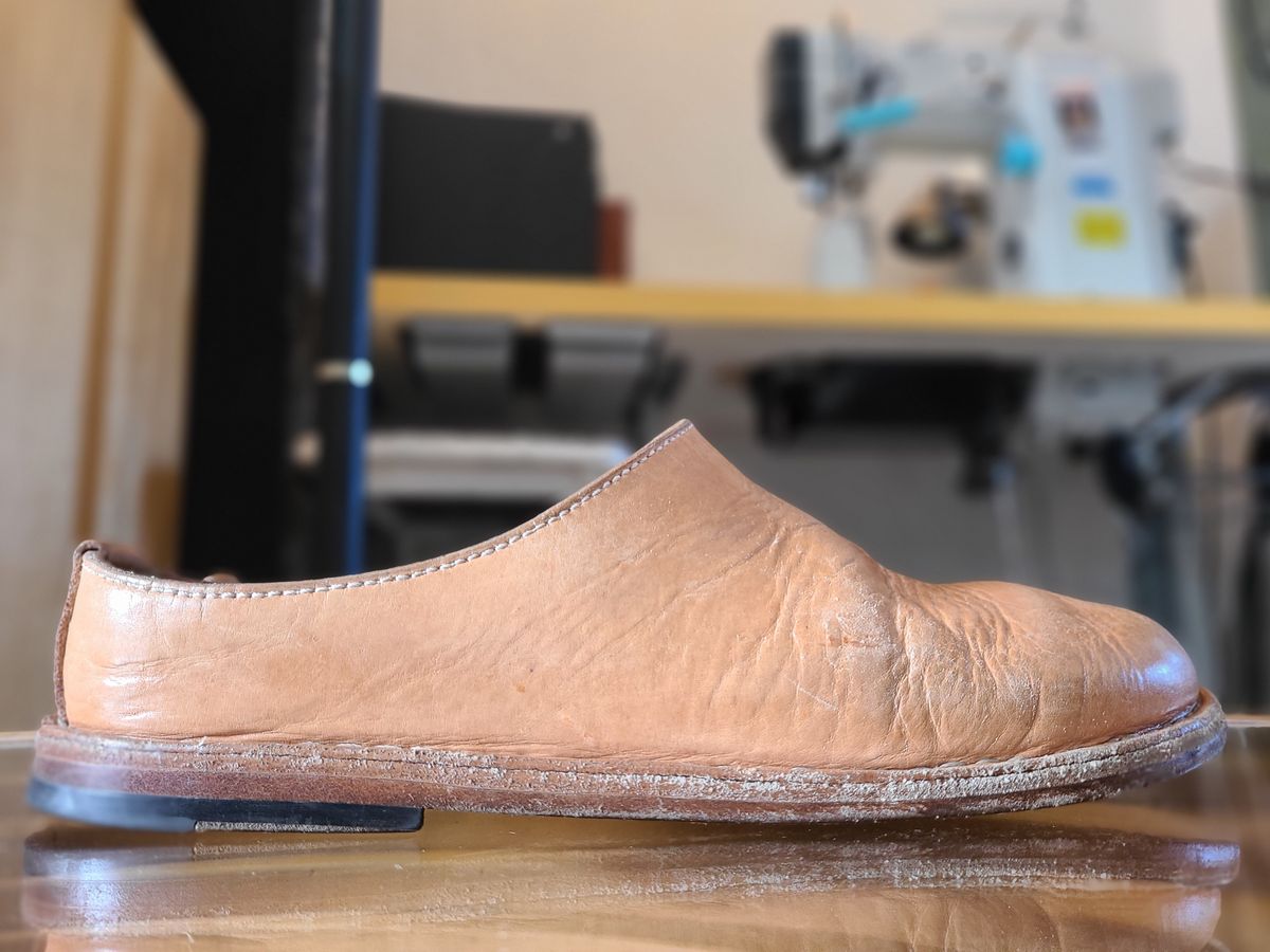 Photo by cobblerbud on February 1, 2025 of the Zak Waterlow Wholecut Veg Tan Leather Clog (Birkencrocz) in Tandy Oak-Leaf 5/6oz Natural Veg Tan.
