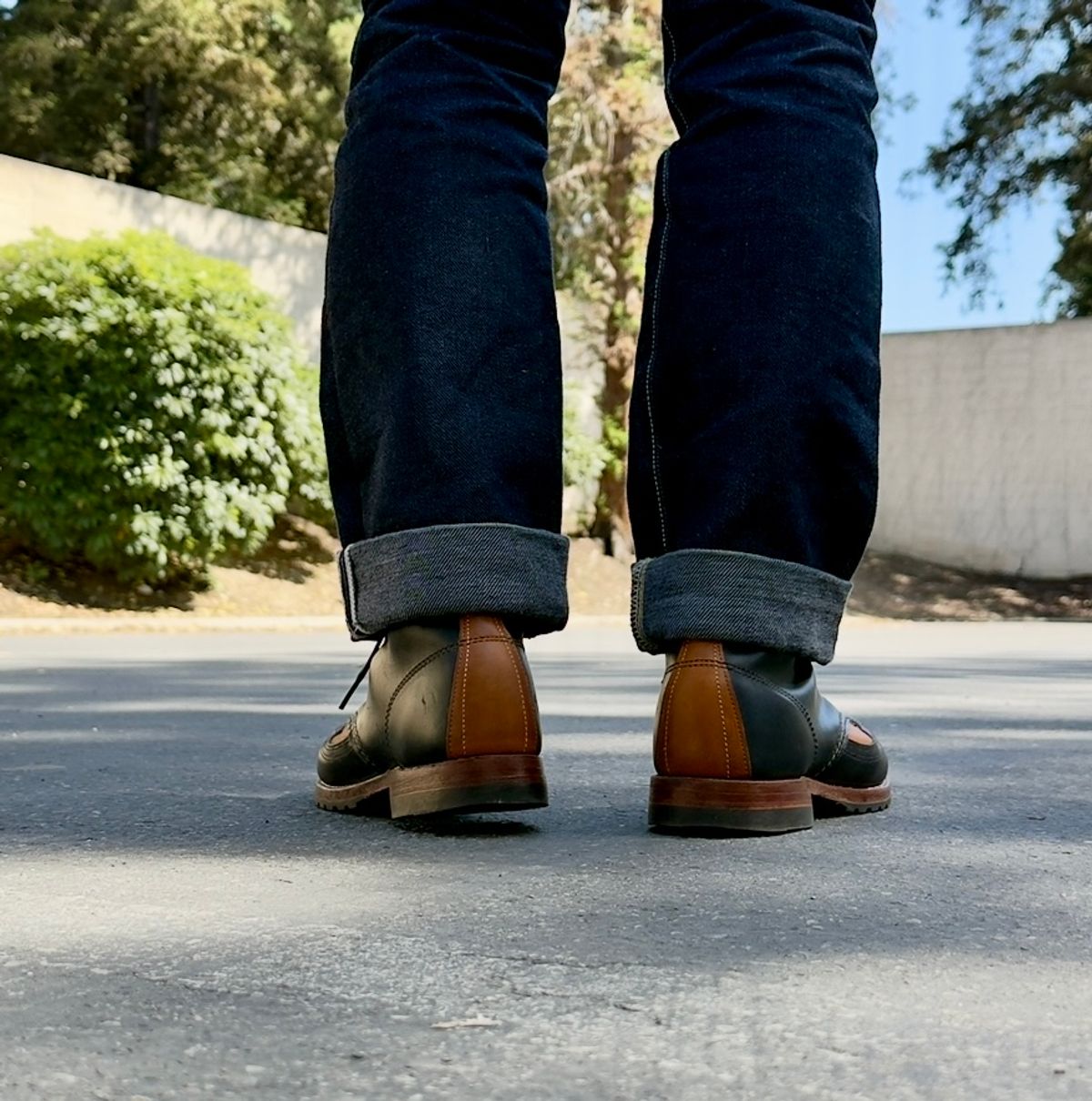 Photo by SundayDuffer on May 8, 2025 of the Wolverine 1000 Mile Addison Two-tone in Horween Black And Tan.