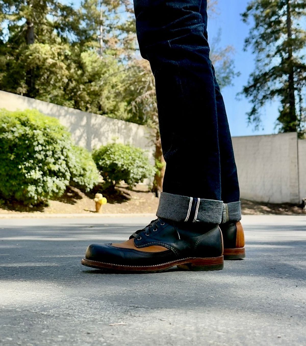 Photo by SundayDuffer on May 8, 2025 of the Wolverine 1000 Mile Addison Two-tone in Horween Black And Tan.