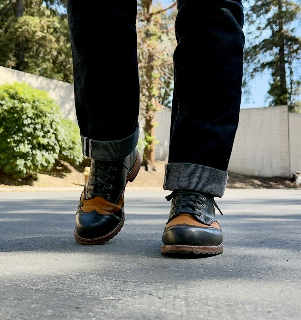 Photo by SundayDuffer on May 8, 2025 of the Wolverine 1000 Mile Addison Two-tone in Horween Black And Tan.