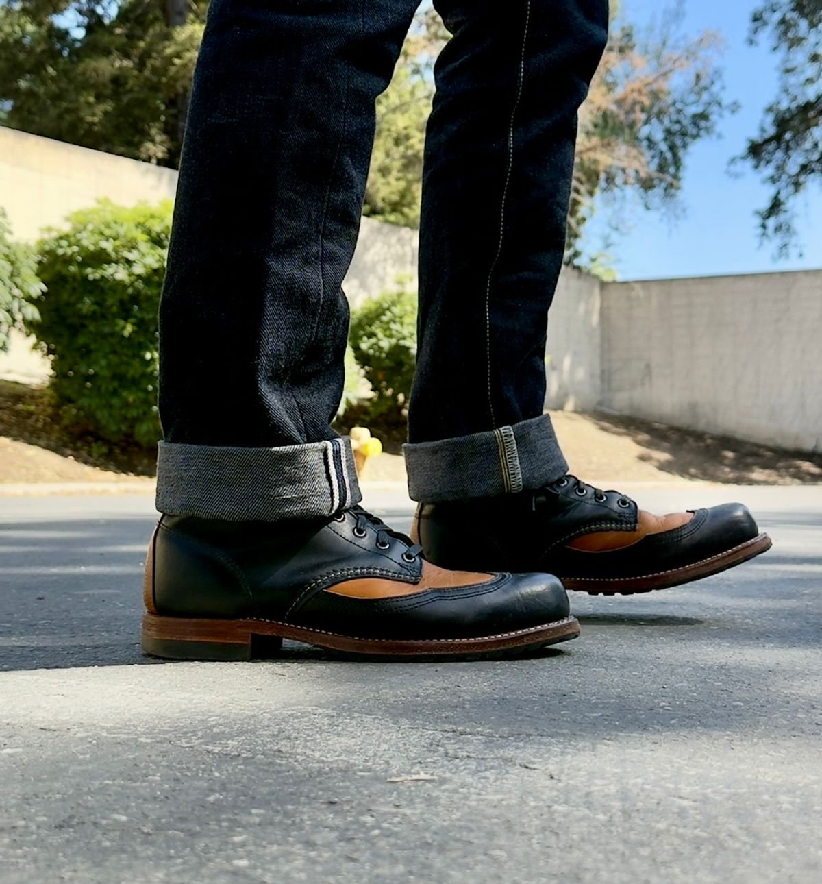 Photo by SundayDuffer on May 8, 2025 of the Wolverine 1000 Mile Addison Two-tone in Horween Black And Tan.