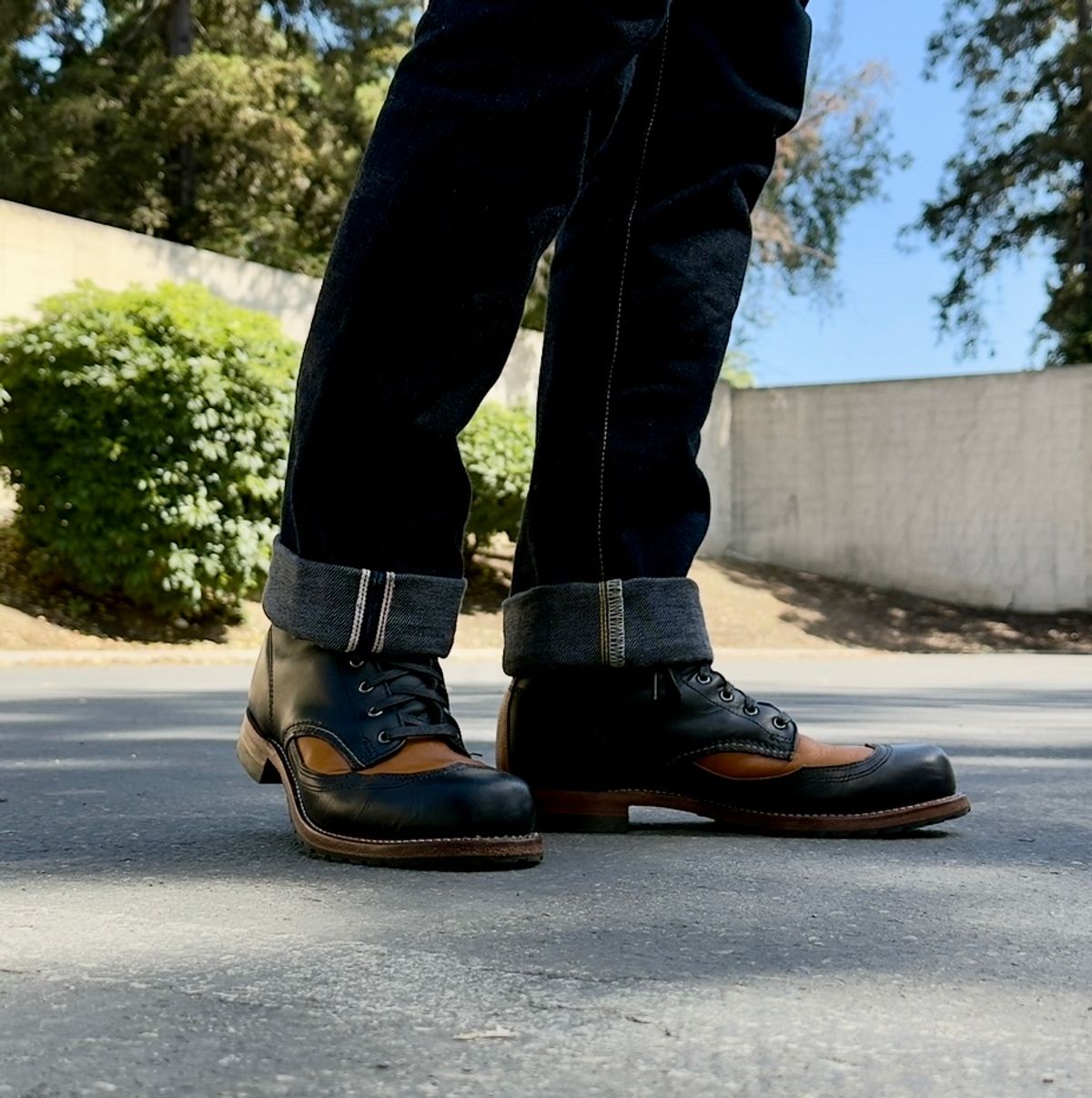 Photo by SundayDuffer on May 8, 2025 of the Wolverine 1000 Mile Addison Two-tone in Horween Black And Tan.