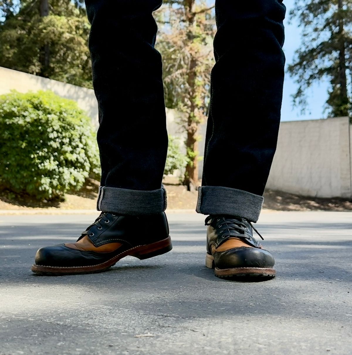 Photo by SundayDuffer on May 8, 2025 of the Wolverine 1000 Mile Addison Two-tone in Horween Black And Tan.