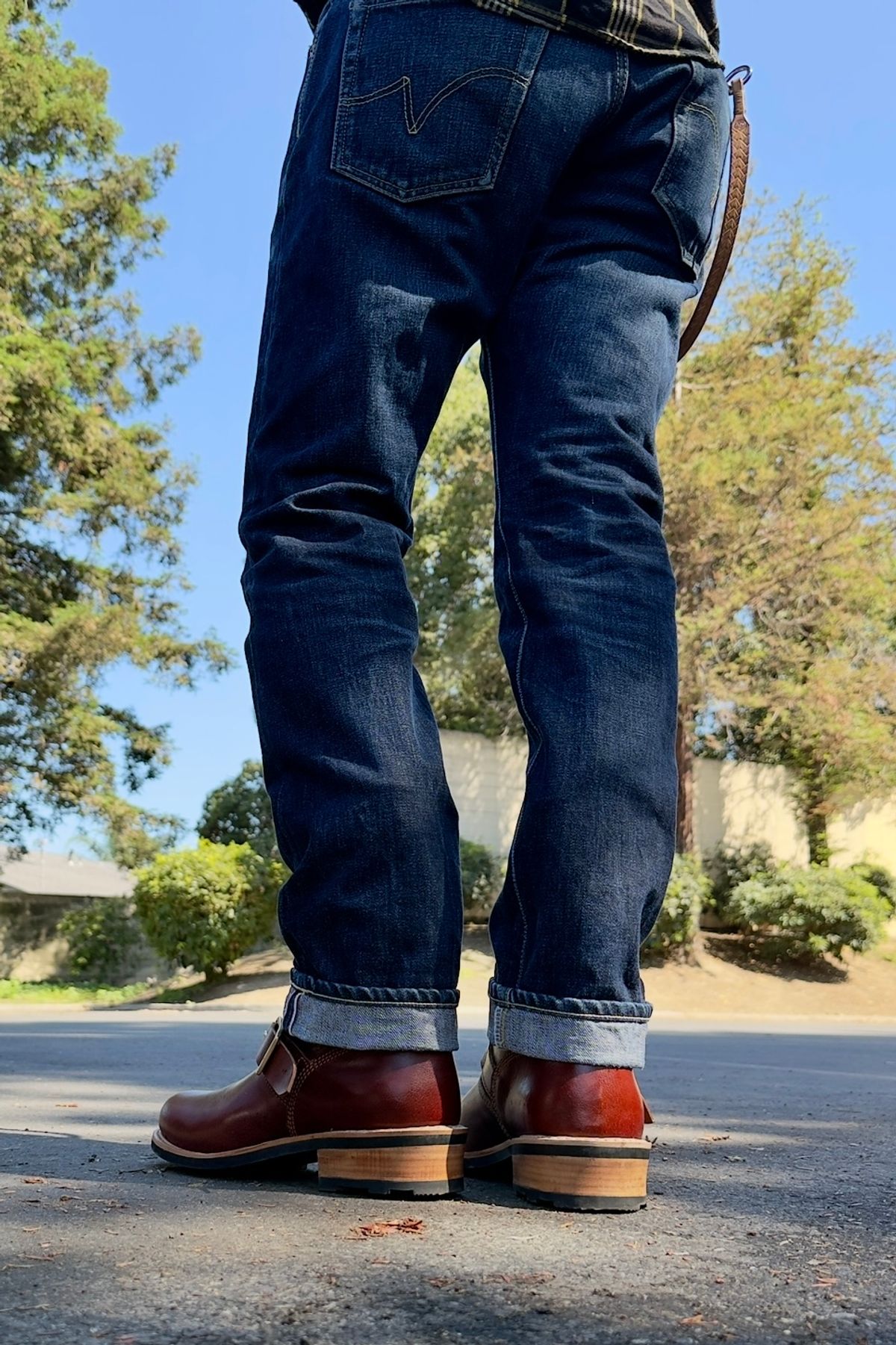 Photo by SundayDuffer on July 2, 2025 of the Craft & Glory 2.0 in Full Grain Waxed Water Buffalo.