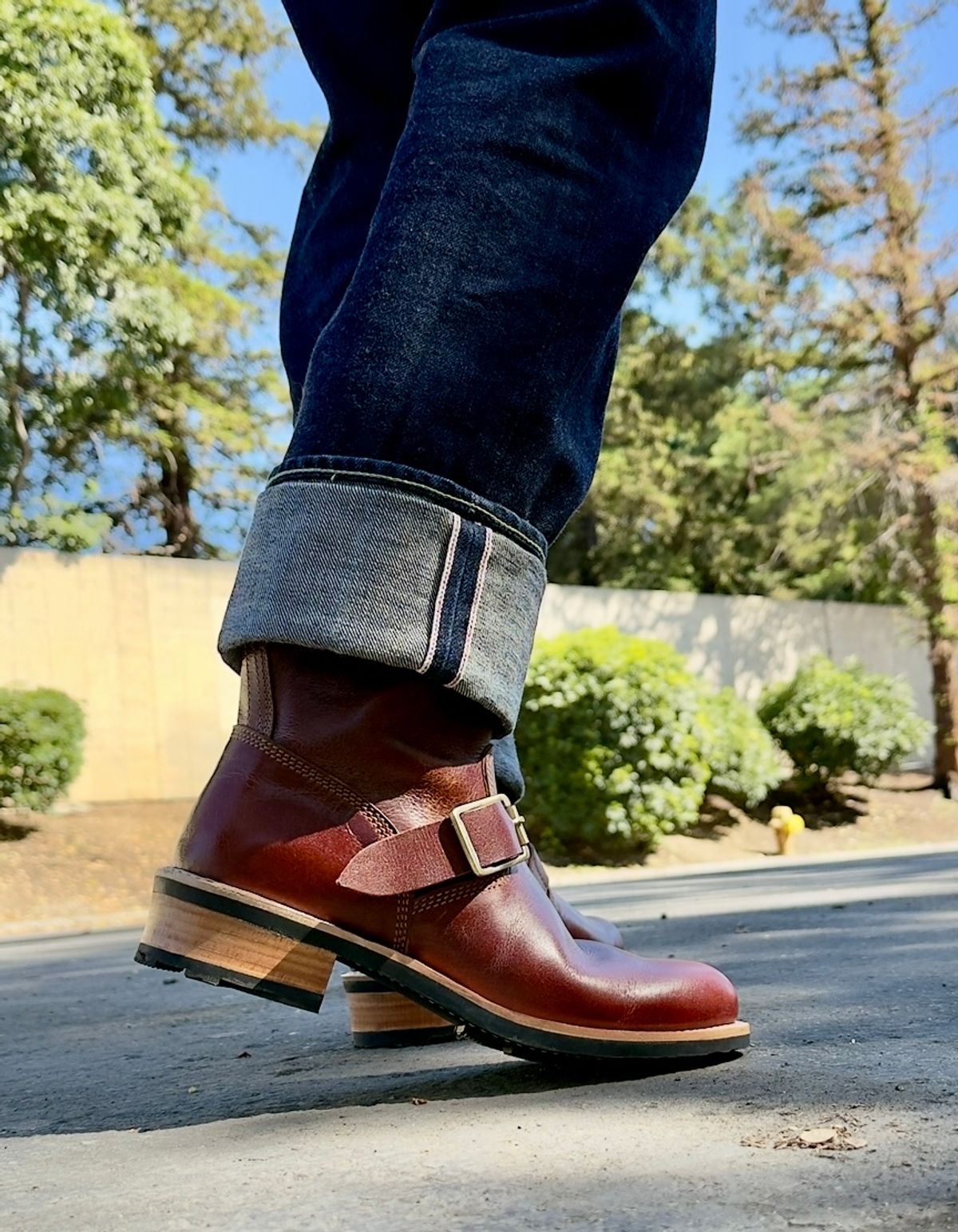 Photo by SundayDuffer on May 22, 2025 of the Craft & Glory 2.0 in Full Grain Waxed Water Buffalo.
