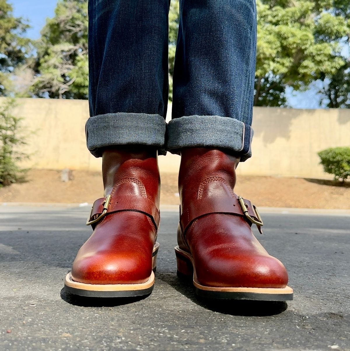 Photo by SundayDuffer on April 30, 2025 of the Craft & Glory Engineer 2.0 in Full Grain Waxed Water Buffalo.