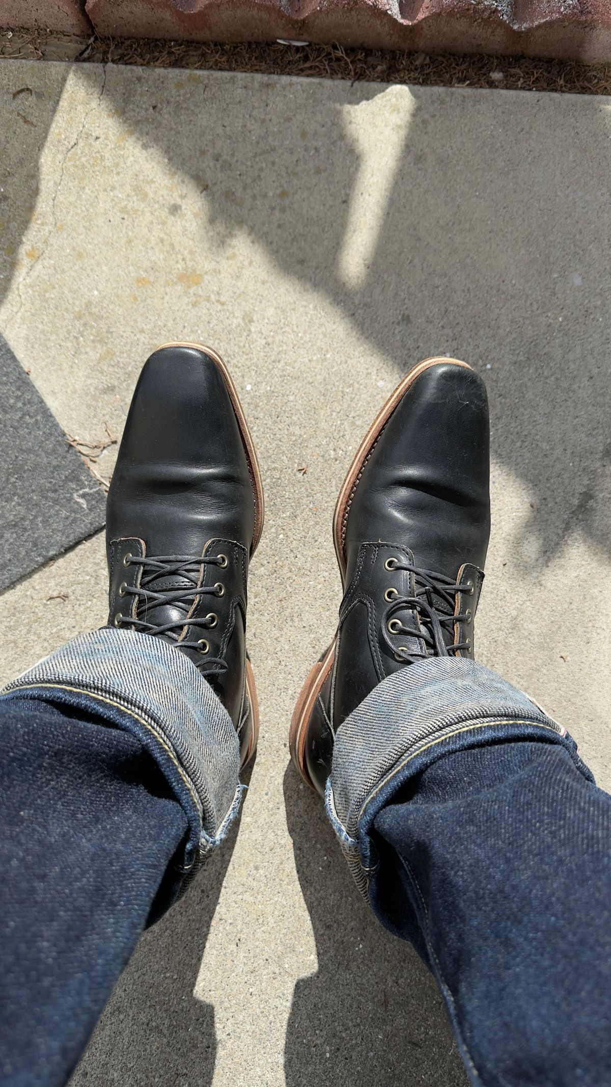 Photo by SundayDuffer on April 2, 2025 of the HELM Boots Sam in Tasman Leather Group Coyote Roughout.