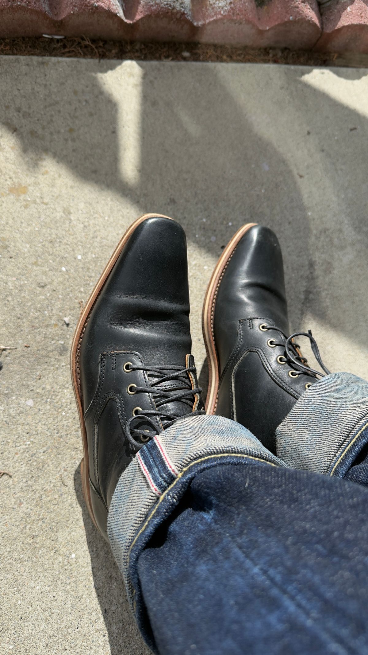 Photo by SundayDuffer on April 2, 2025 of the HELM Boots Sam in Tasman Leather Group Coyote Roughout.