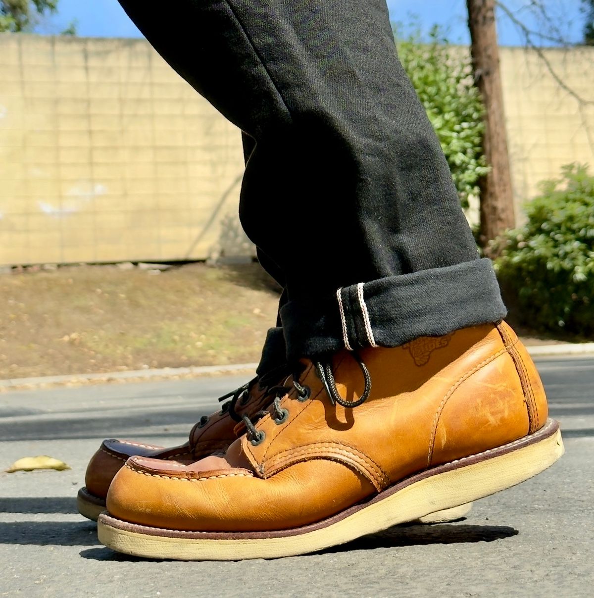 Photo by SundayDuffer on April 23, 2025 of the Red Wing 875 in Oro Legacy.