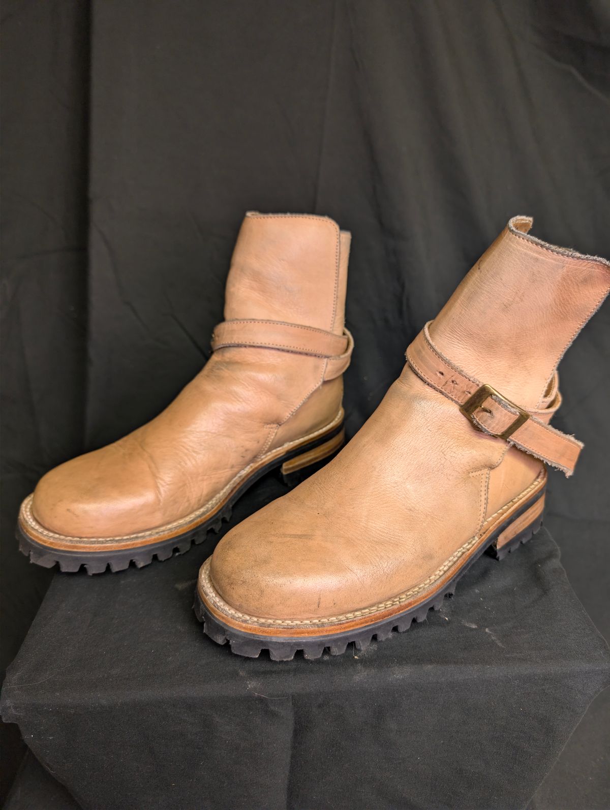 Photo by a_wolfgang on December 5, 2025 of the Cordobes Jodhpur in Cordobes Natural Veg Tan.