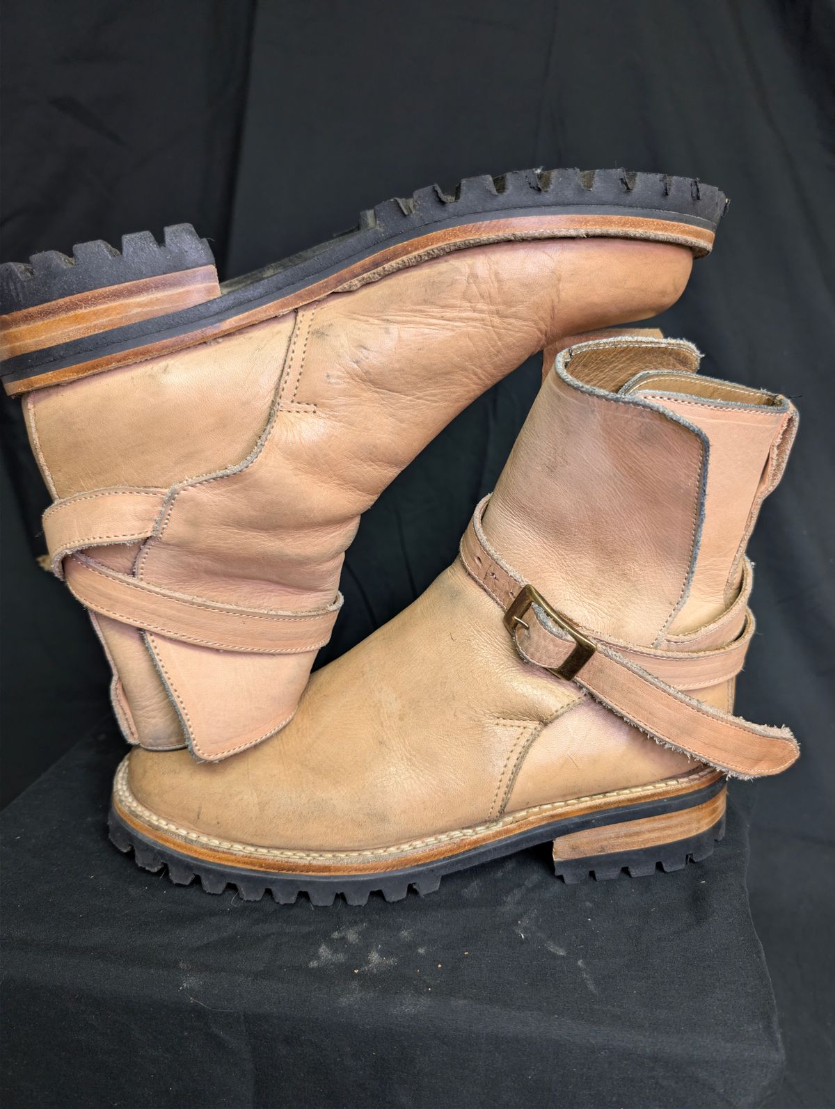 Photo by a_wolfgang on December 5, 2025 of the Cordobes Jodhpur in Cordobes Natural Veg Tan.