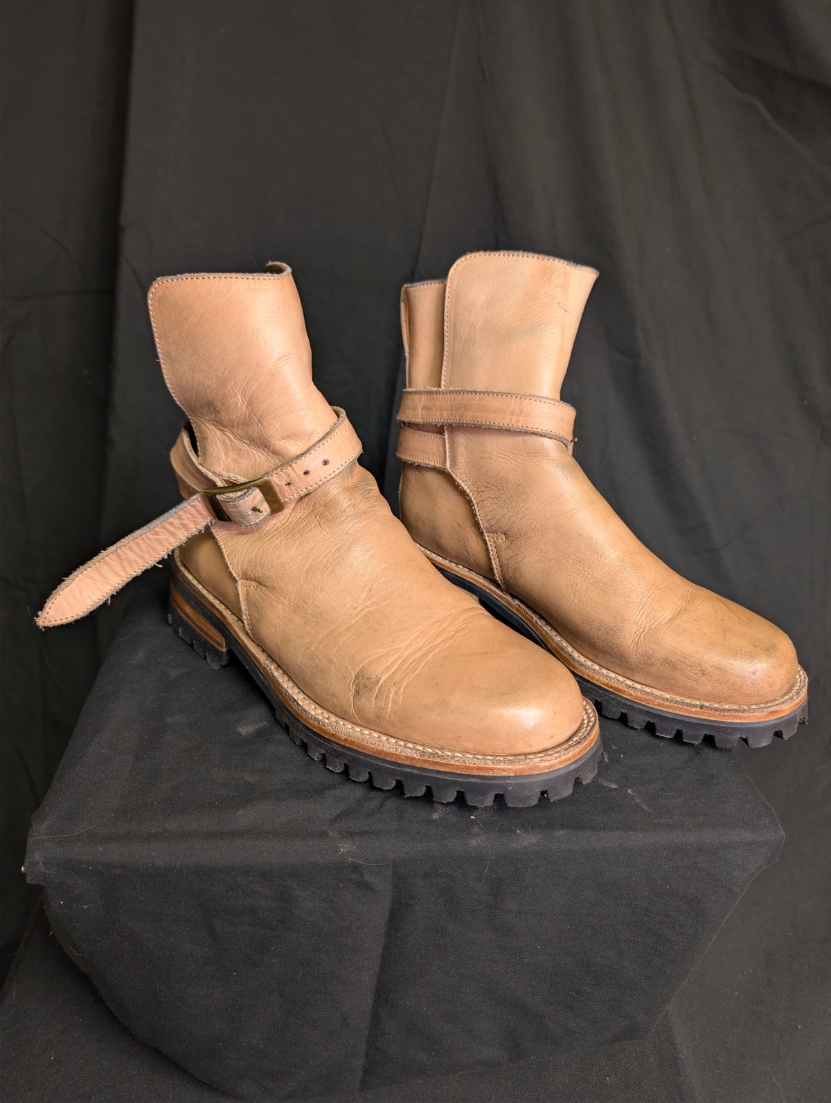 Photo by a_wolfgang on December 5, 2025 of the Cordobes Jodhpur in Cordobes Natural Veg Tan.