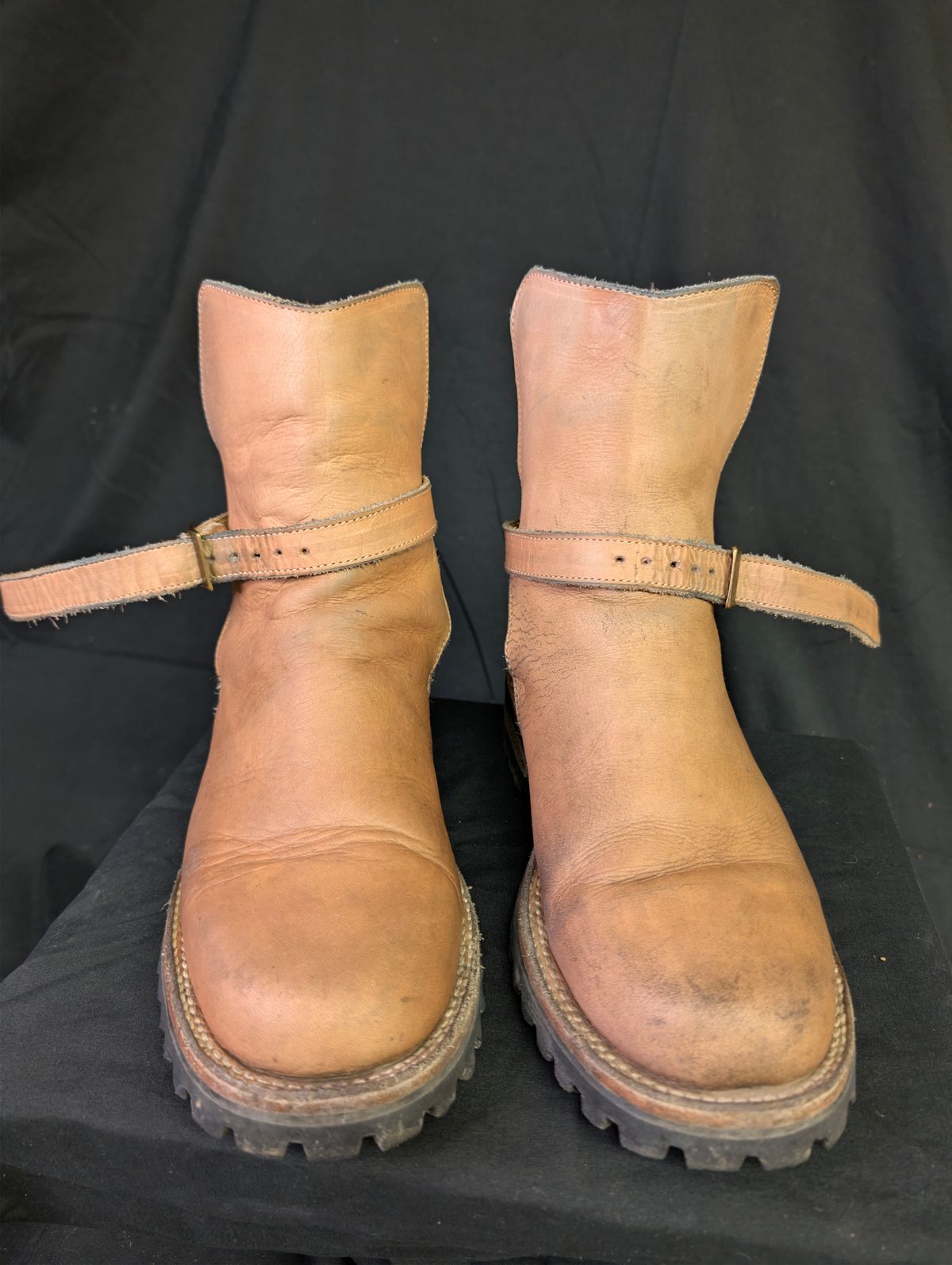 Photo by a_wolfgang on January 1, 2026 of the Cordobes Jodhpur in Cordobes Natural Veg Tan.