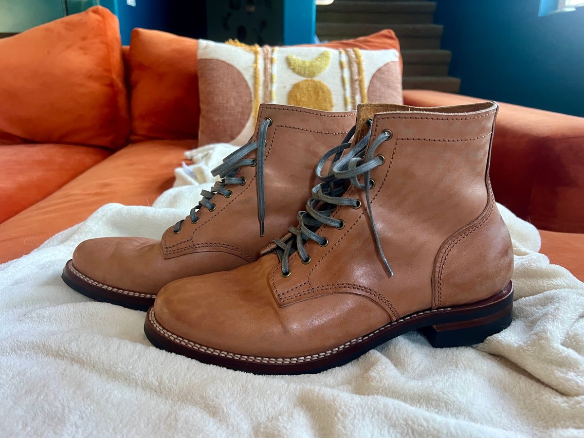Photo by Solis on December 5, 2025 of the Oldspeed MFG Service Boot 6” in Horween Russet Horsehide Strips.