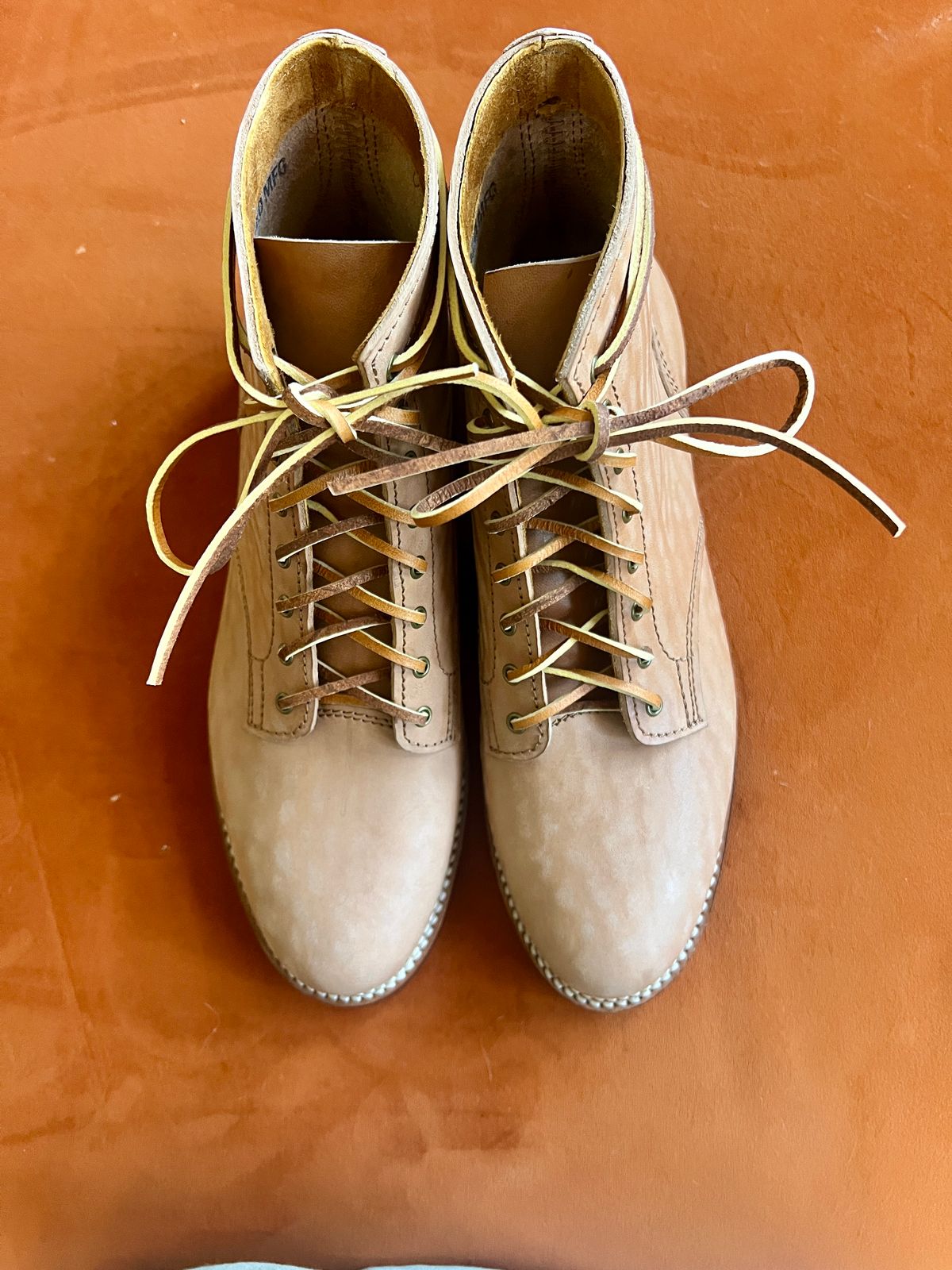 Photo by Solis on November 1, 2025 of the Oldspeed Service Boot 6” in Horween Russet Horsehide Strips.