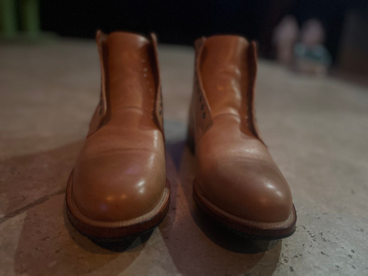 Photo by Solis on October 14, 2024 of the Viberg Service Boot in Maryam Col. 1060 TPR Horsebutt.