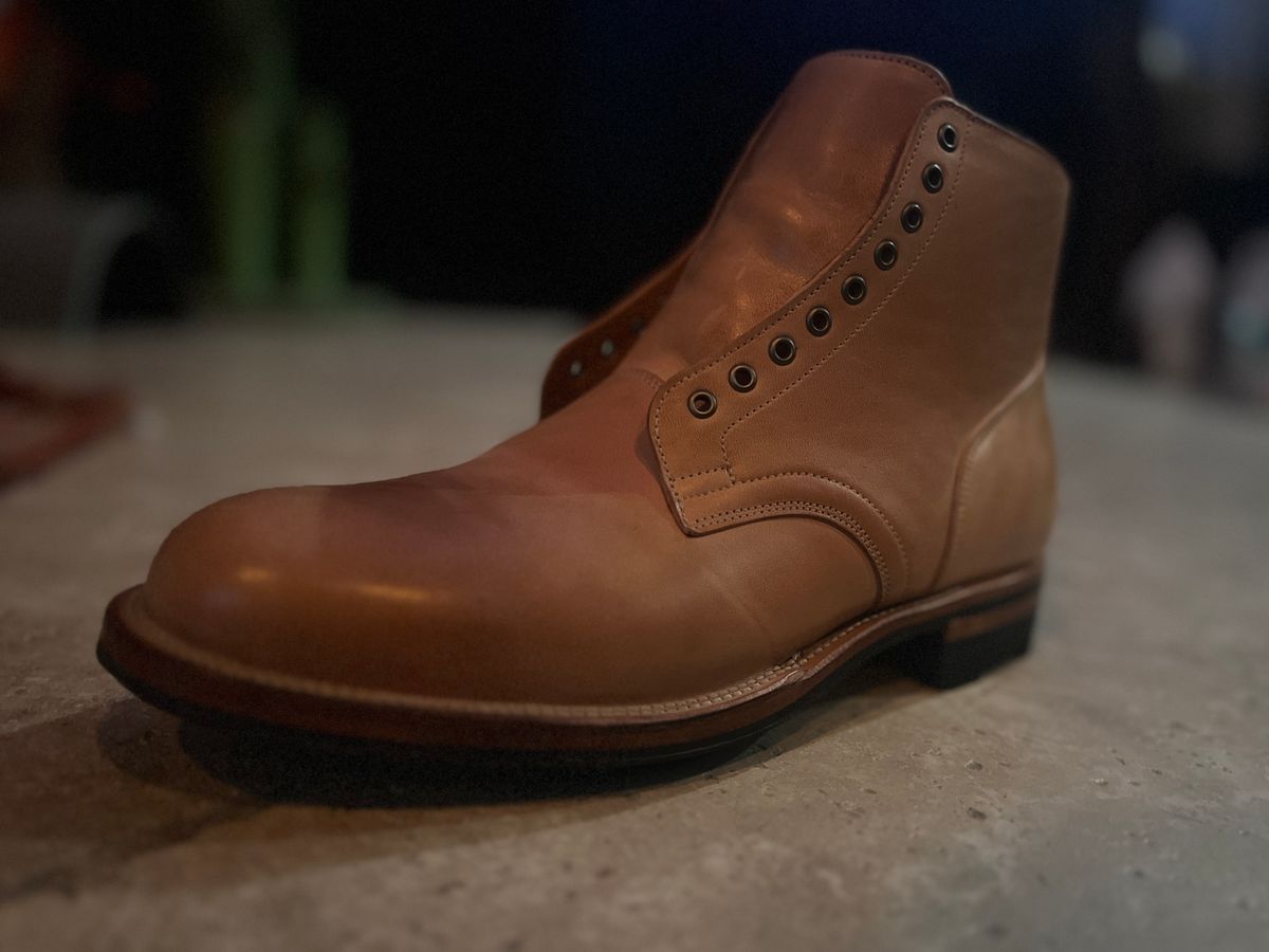 Photo by Solis on October 14, 2024 of the Viberg Service Boot in Maryam Col. 1060 TPR Horsebutt.
