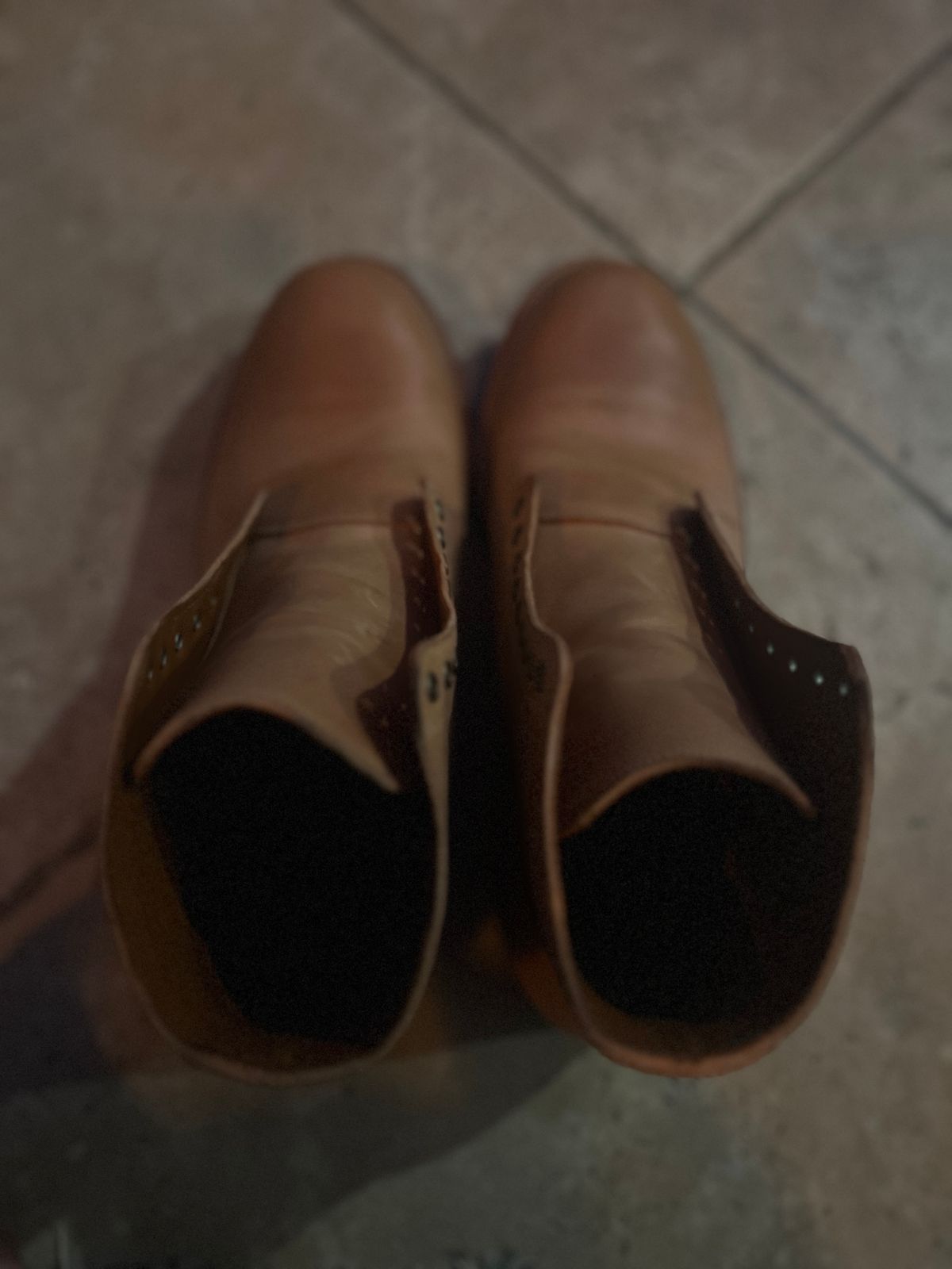 Photo by Solis on October 14, 2024 of the Viberg Service Boot in Maryam Col. 1060 TPR Horsebutt.