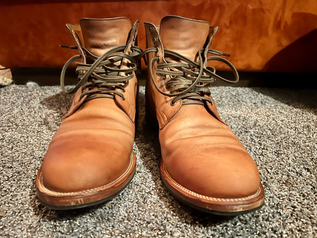 Photo by Solis on November 5, 2024 of the Viberg Service Boot in Maryam Col. 1060 TPR Horsebutt.