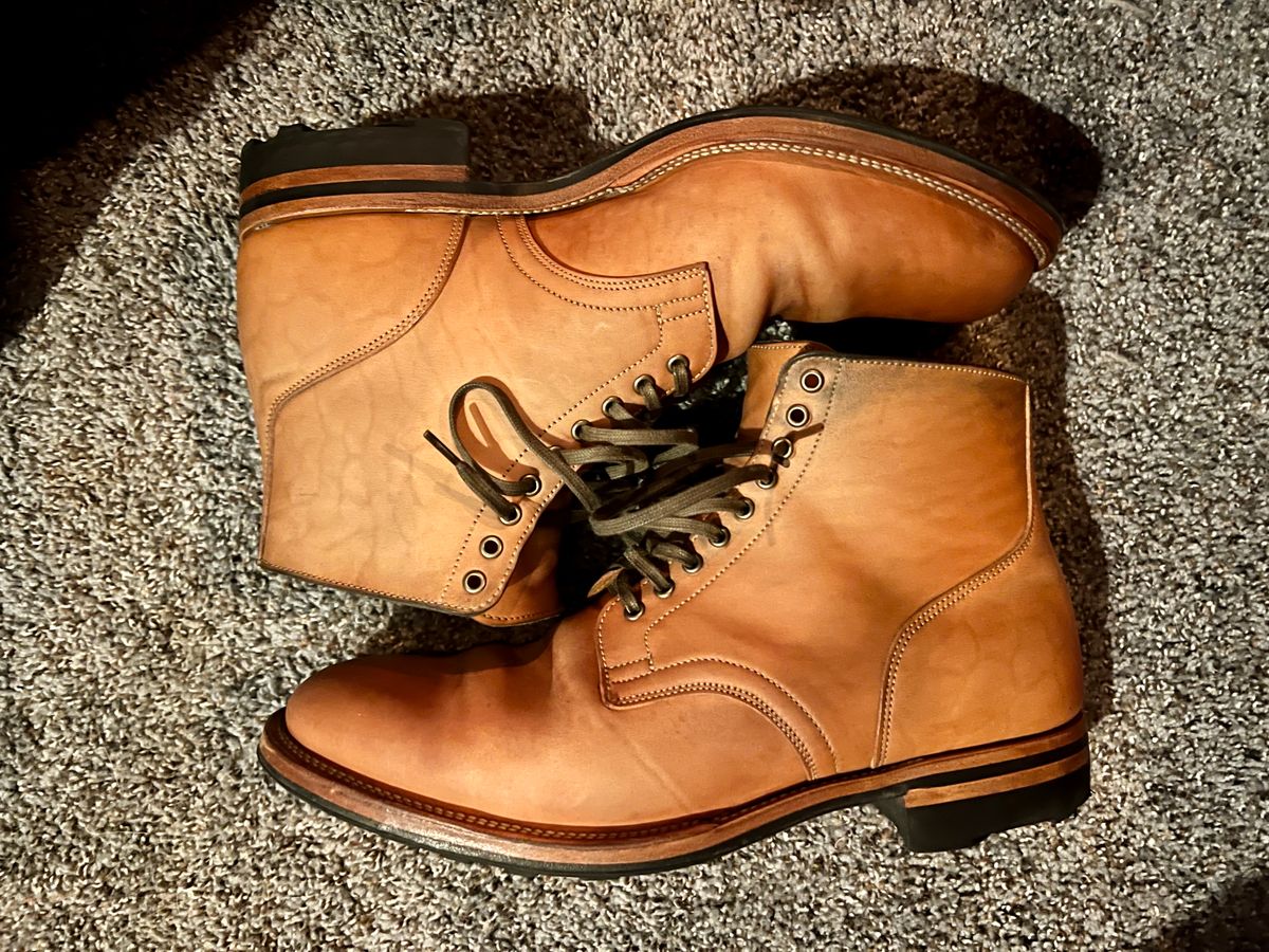 Photo by Solis on November 5, 2024 of the Viberg Service Boot in Maryam Col. 1060 TPR Horsebutt.
