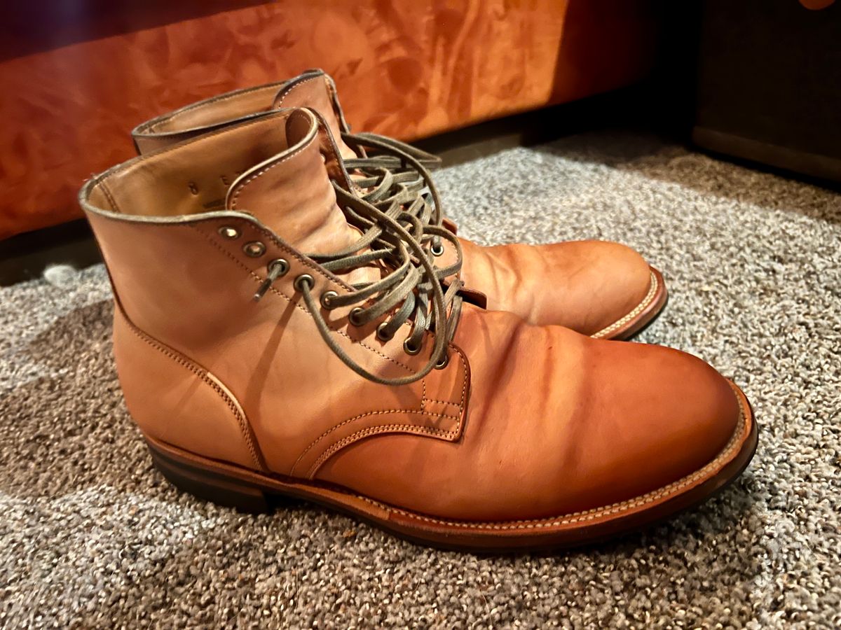 Photo by Solis on November 5, 2024 of the Viberg Service Boot in Maryam Col. 1060 TPR Horsebutt.