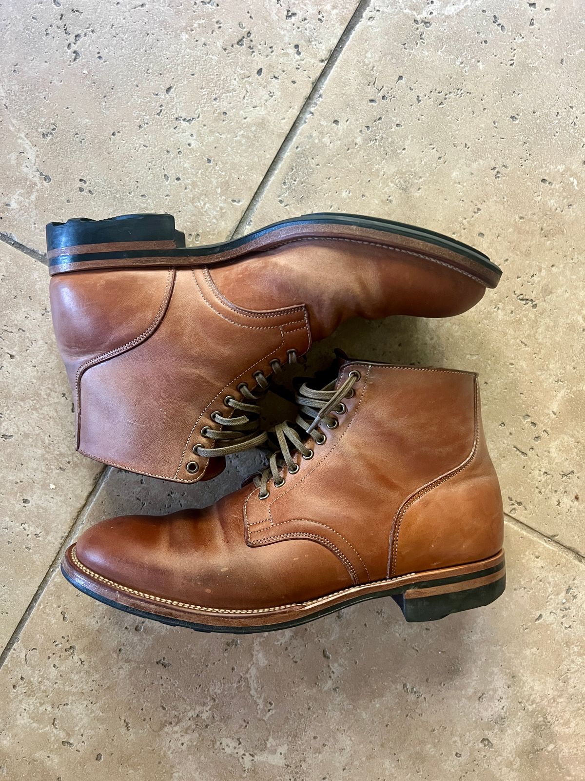 Photo by Solis on January 5, 2025 of the Viberg Service Boot in Maryam Col. 1060 TPR Horsebutt.