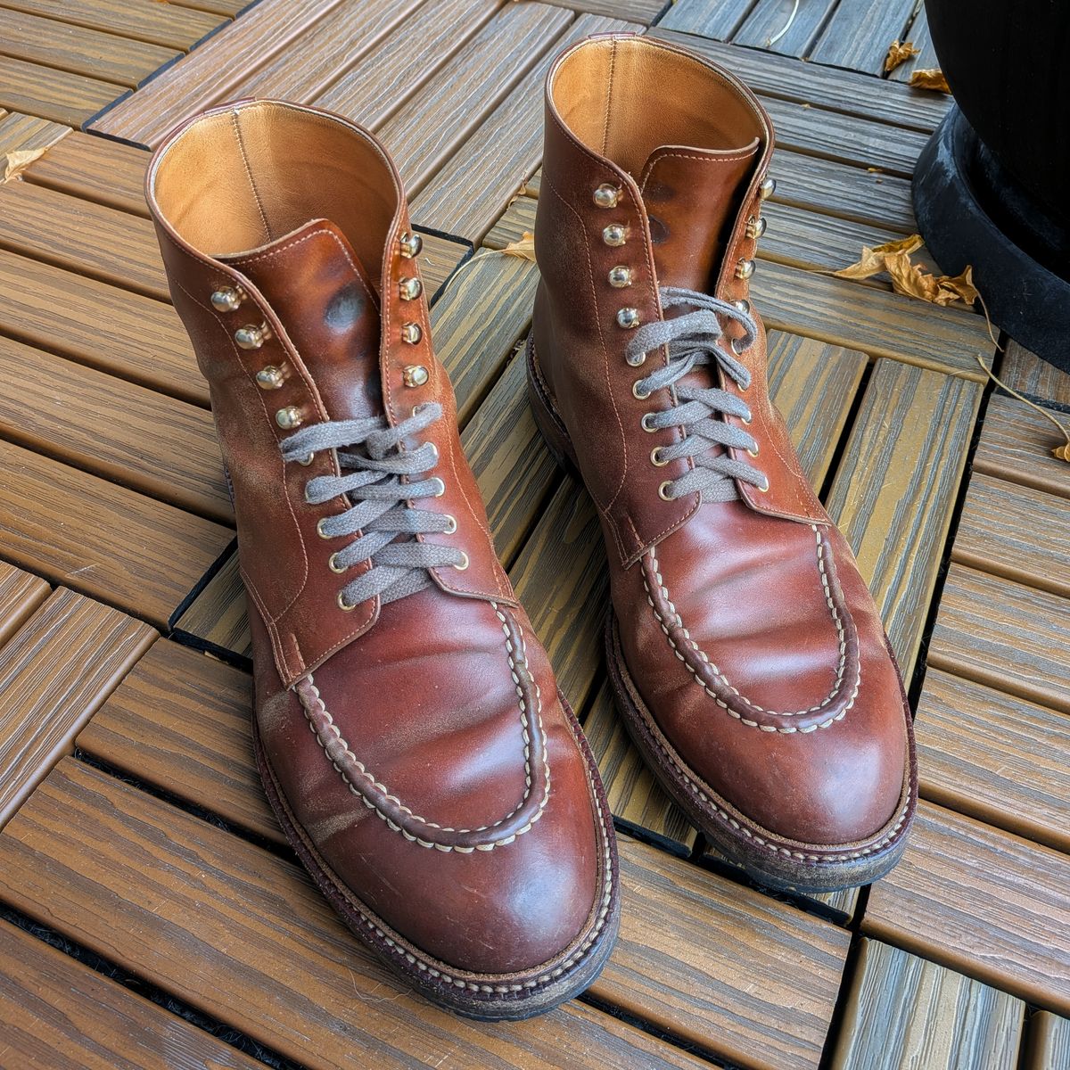 Photo by booty on November 2, 2025 of the Joe Works Shoemaker Apron Derby in Shinki Whisky Shell Cordovan.