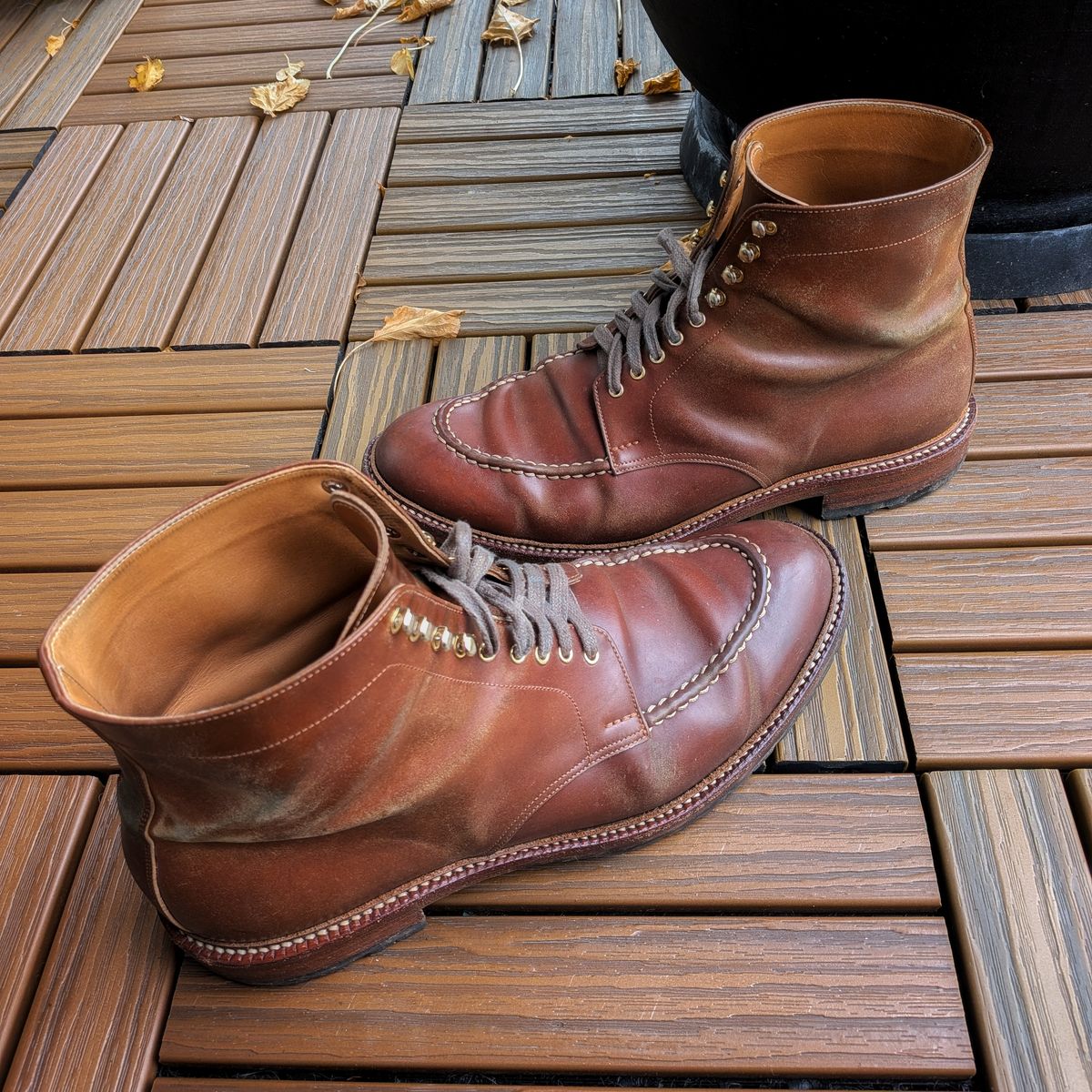 Photo by booty on November 2, 2025 of the Joe Works Shoemaker Apron Derby in Shinki Whisky Shell Cordovan.