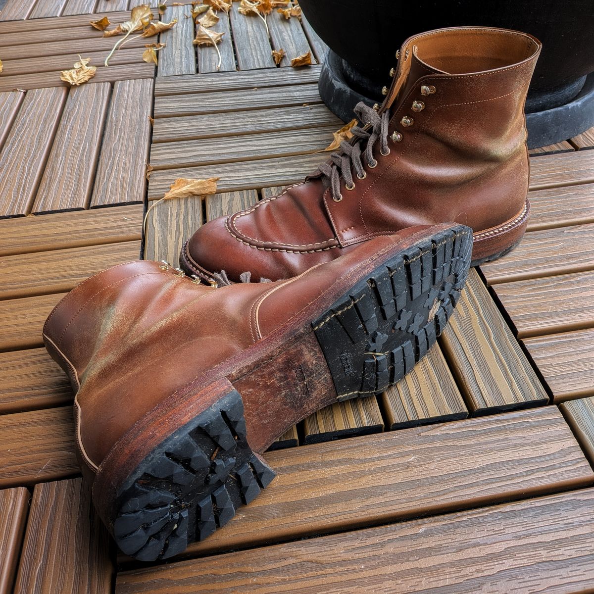 Photo by booty on November 2, 2025 of the Joe Works Shoemaker Apron Derby in Shinki Whisky Shell Cordovan.