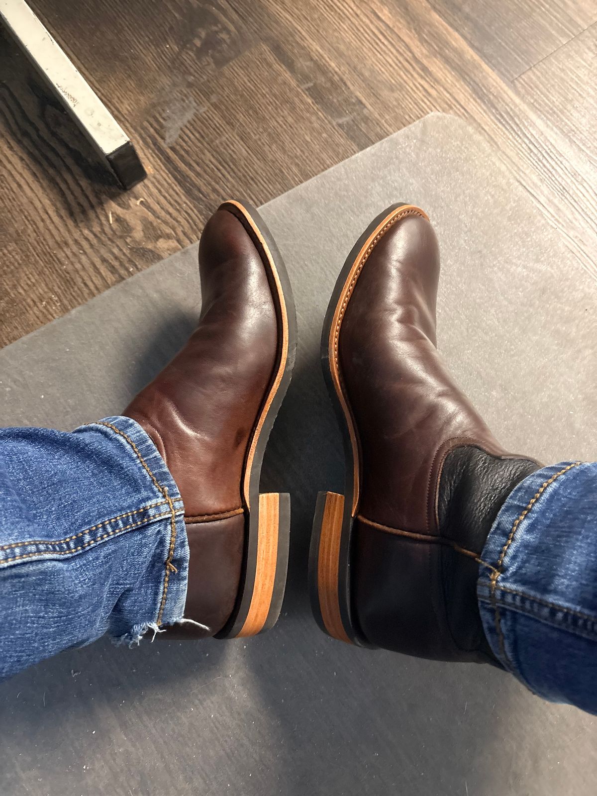 Photo by fxrainman on March 25, 2026 of the Rios of Mercedes NO.10 CXL HORSEHIDE ROPER in Horween Chromexcel Chicago Brown.