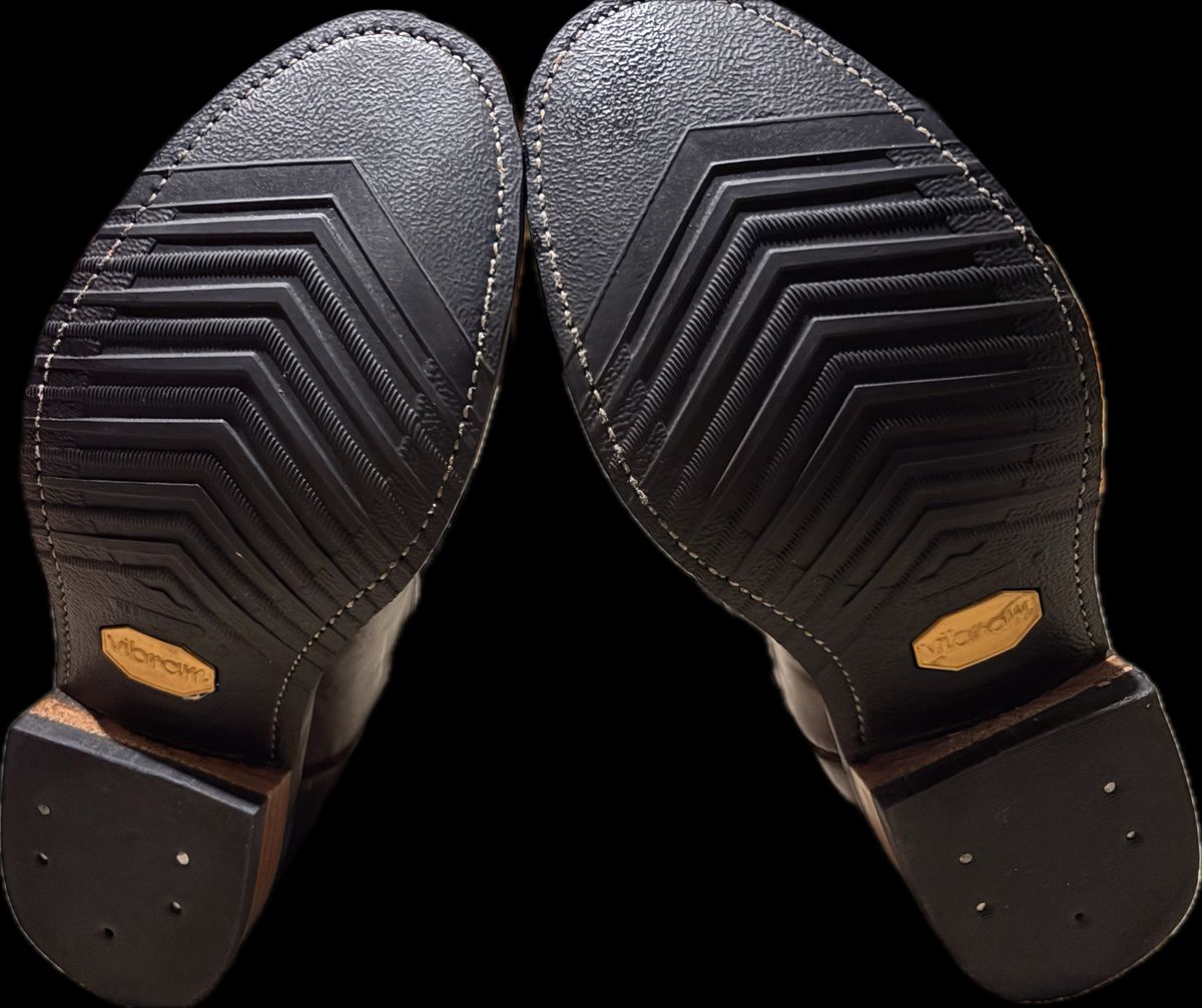 Photo by fxrainman on April 13, 2026 of the Rios of Mercedes NO.10 CXL HORSEHIDE ROPER in Horween Chromexcel Chicago Brown.