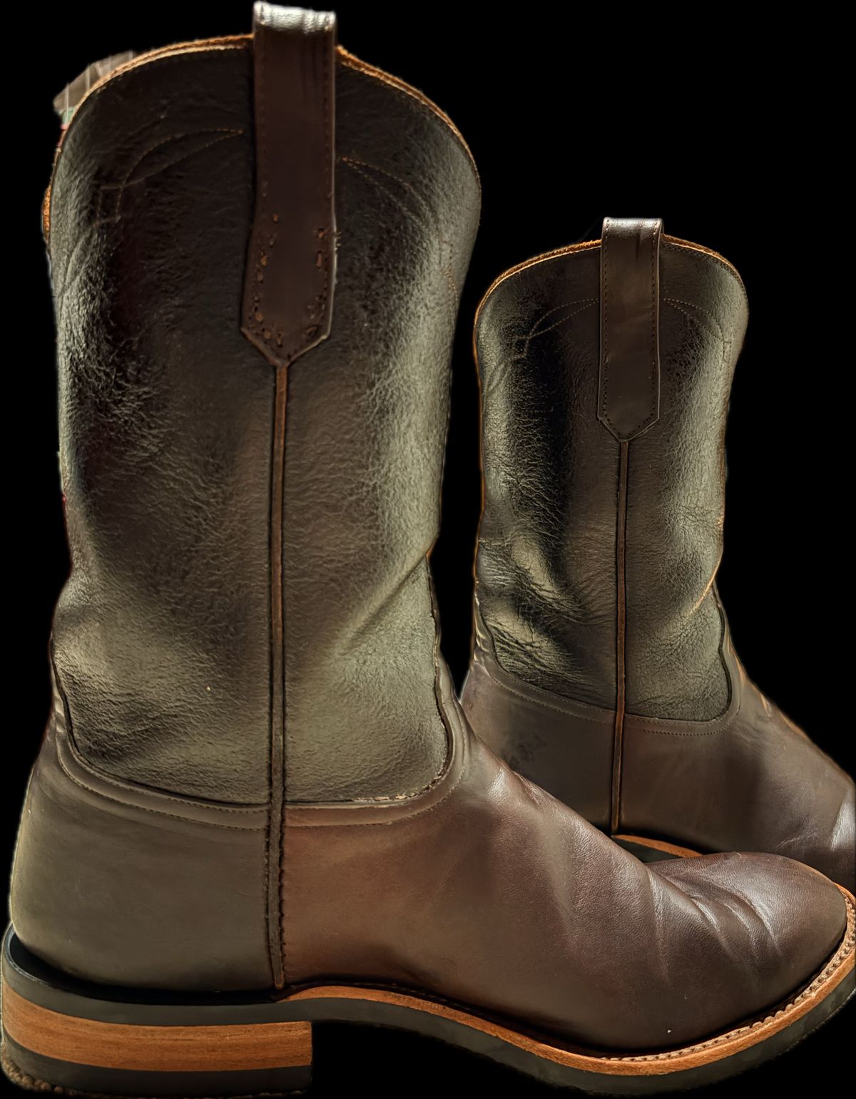 Photo by fxrainman on April 13, 2026 of the Rios of Mercedes NO.10 CXL HORSEHIDE ROPER in Horween Chromexcel Chicago Brown.