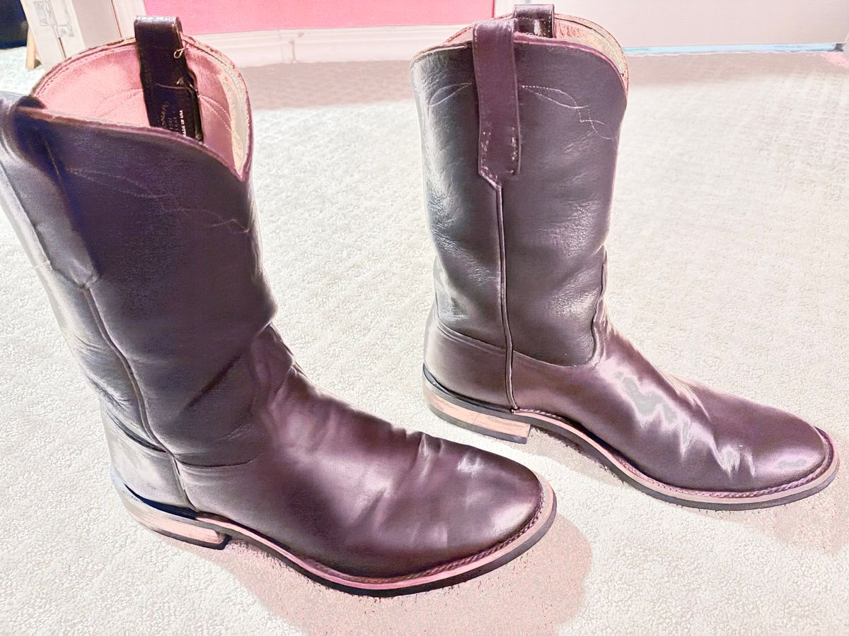 Photo by fxrainman on May 17, 2026 of the Rios of Mercedes NO.10 CXL HORSEHIDE ROPER in Horween Natural Chromexcel Horsehide.