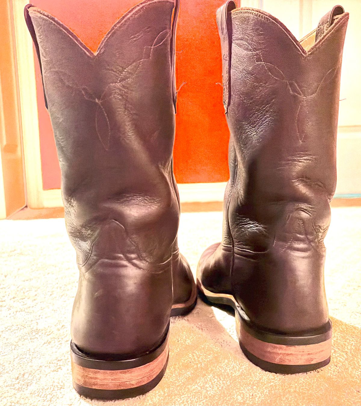 Photo by fxrainman on May 17, 2026 of the Rios of Mercedes NO.10 CXL HORSEHIDE ROPER in Horween Natural Chromexcel Horsehide.