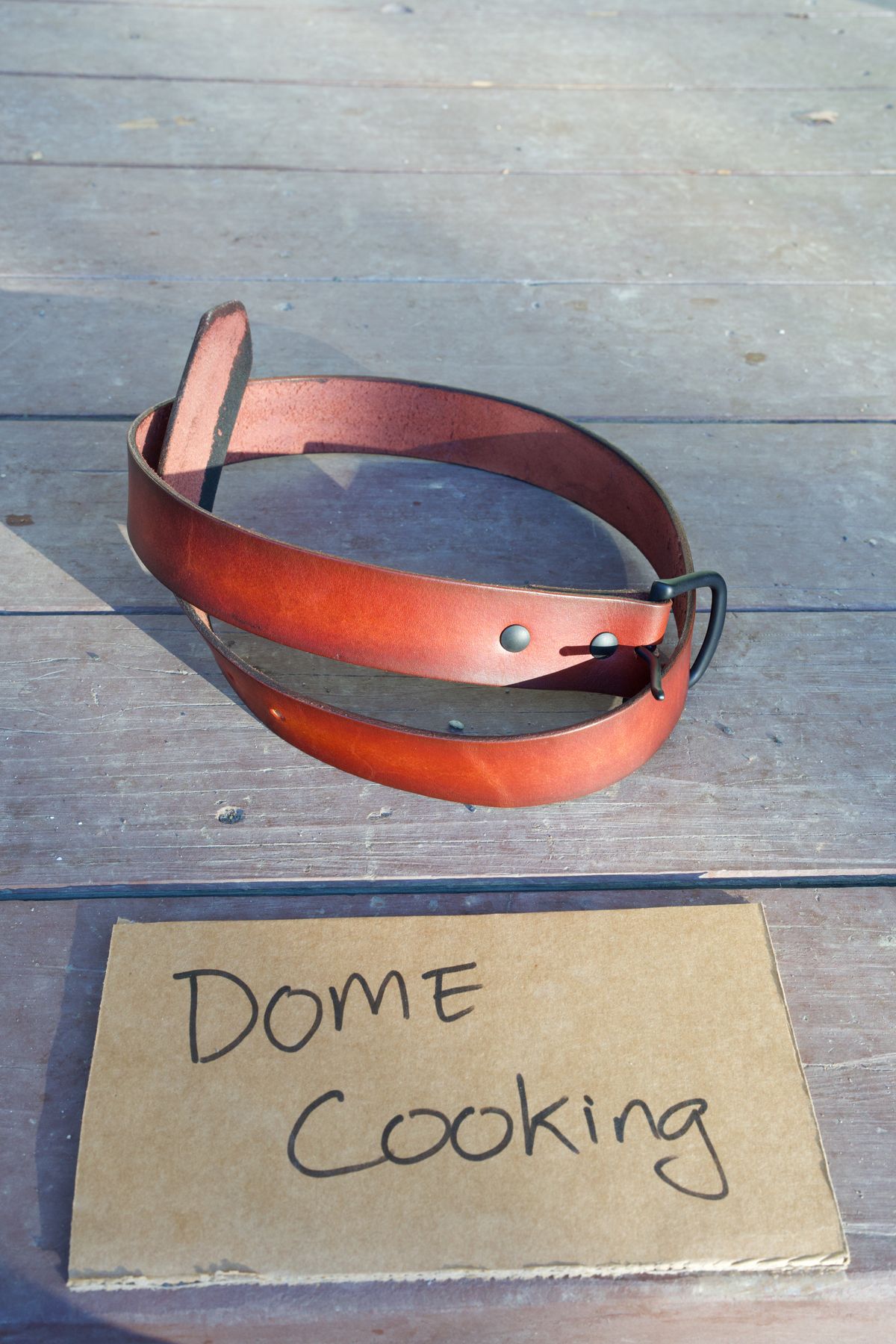 Photo by tr0n84 on November 2, 2025 of the Self-Made Belt in Unknown Natural Veg Tan.