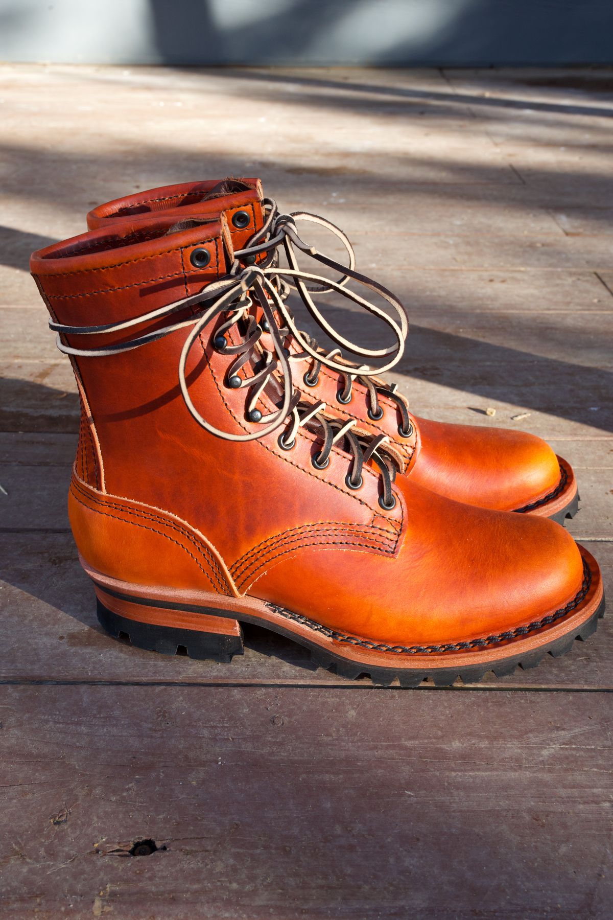 Photo by tr0n84 on October 1, 2025 of the Nicks MTO in Wickett & Craig DS Burnt Sienna.