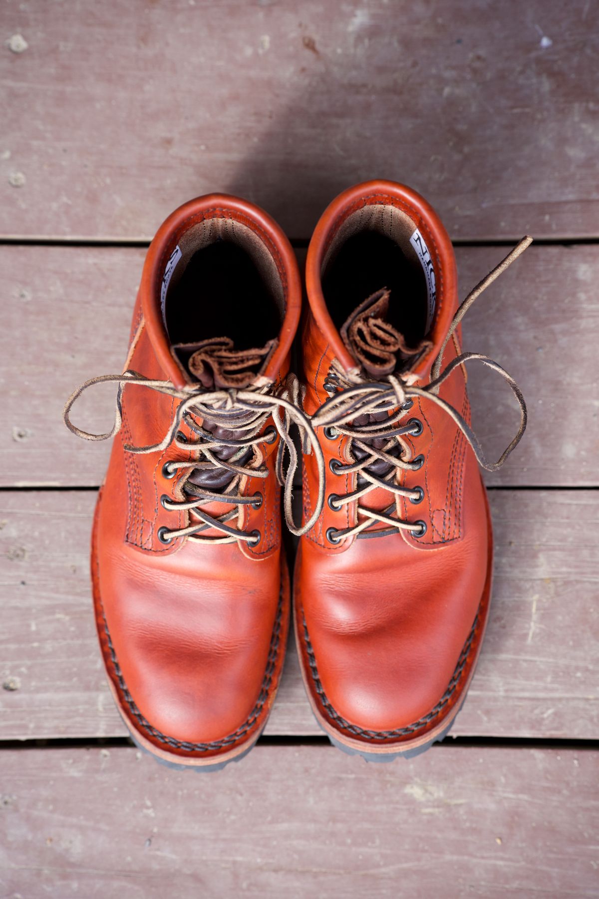 Photo by tr0n84 on November 8, 2025 of the Nicks MTO in Wickett & Craig DS Burnt Sienna.