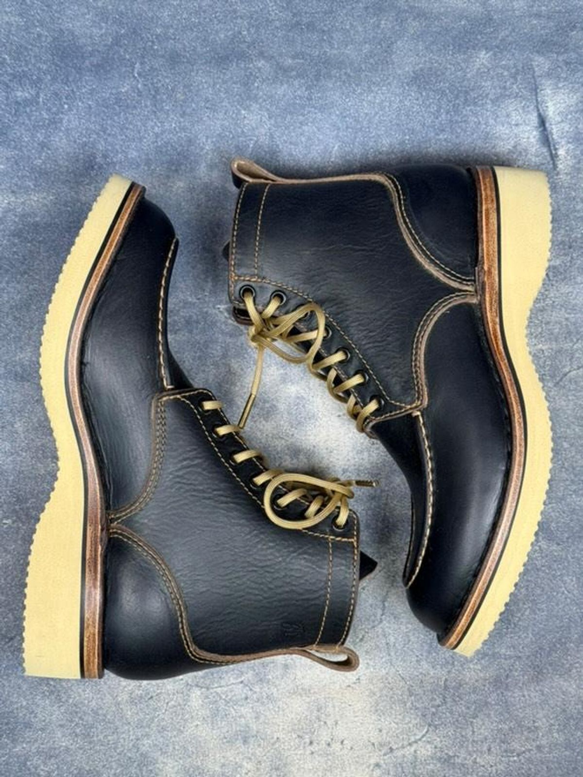 Photo by Branda_Shirlean_Avis on November 6, 2024 of the BHHB Pull-Top Moc in Horween Tumbled Black Chromexcel.
