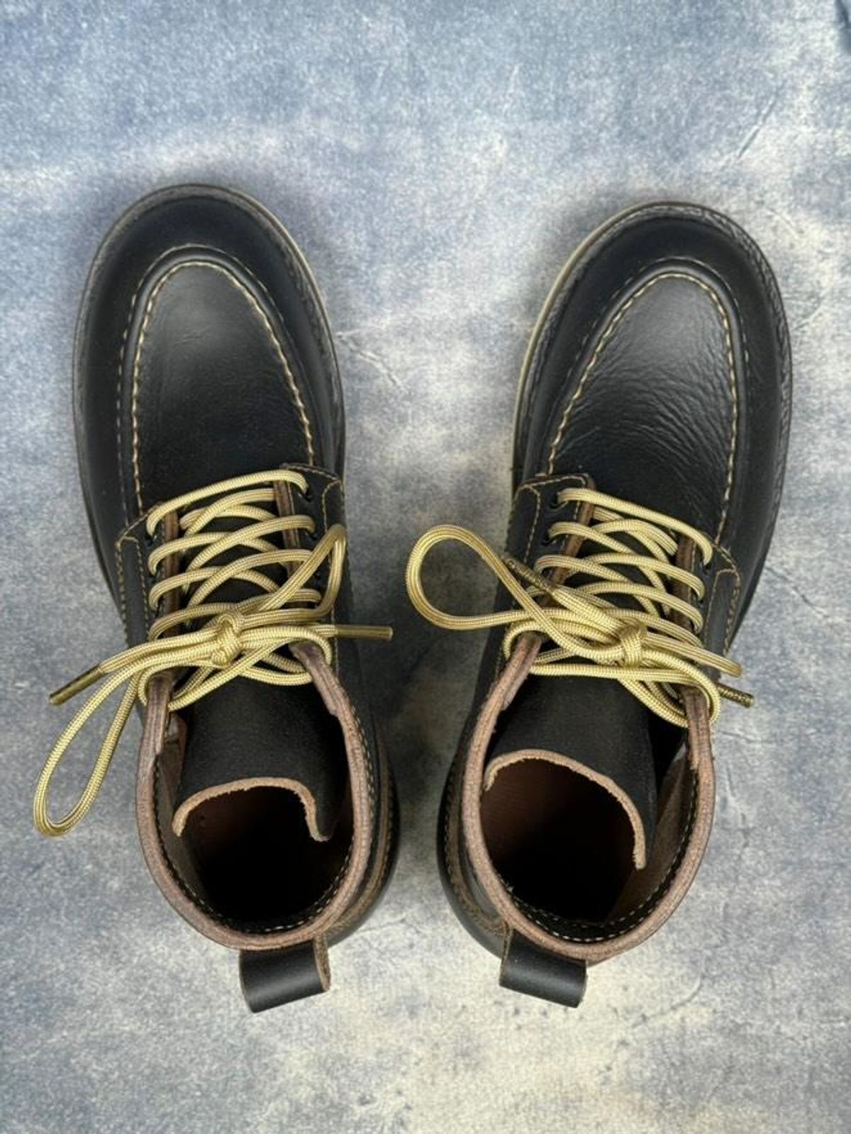 Photo by Branda_Shirlean_Avis on November 6, 2024 of the BHHB Pull-Top Moc in Horween Tumbled Black Chromexcel.