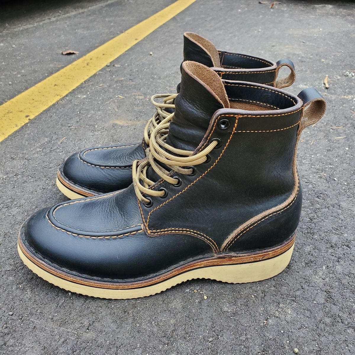 Photo by Branda_Shirlean_Avis on December 5, 2024 of the BHHB Pull-Top Moc in Horween Tumbled Black Chromexcel.