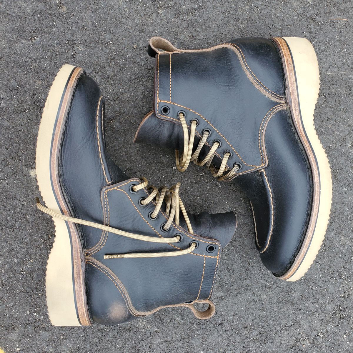 Photo by Branda_Shirlean_Avis on December 5, 2024 of the BHHB Pull-Top Moc in Horween Tumbled Black Chromexcel.