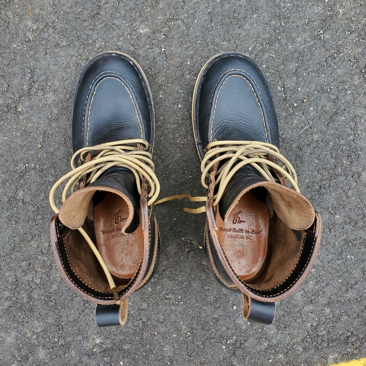 Photo by Branda_Shirlean_Avis on December 5, 2024 of the BHHB Pull-Top Moc in Horween Tumbled Black Chromexcel.