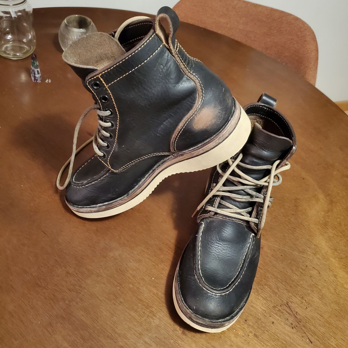 Photo by Branda_Shirlean_Avis on February 6, 2025 of the BHHB Pull-Top Moc in Horween Tumbled Black Chromexcel.