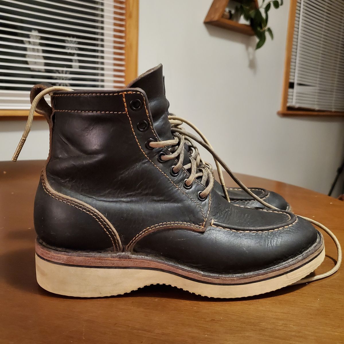 Photo by Branda_Shirlean_Avis on February 6, 2025 of the BHHB Pull-Top Moc in Horween Tumbled Black Chromexcel.