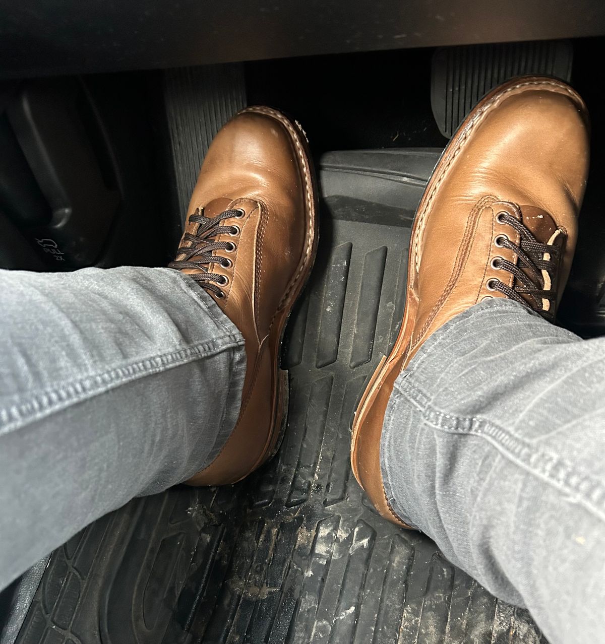 Photo by BigandTall_Times on December 17, 2025 of the White's 350 Cutter in Horween Natural Chromexcel.