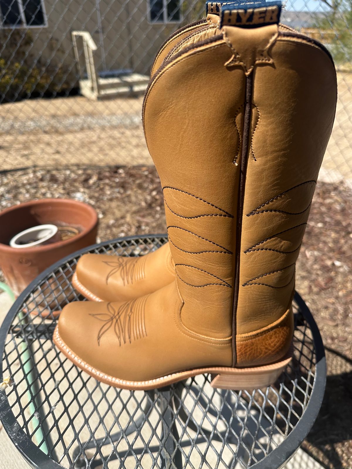 Photo by iainpthomson on October 1, 2024 of the HYER Boots Maize in Sunrise Retan.