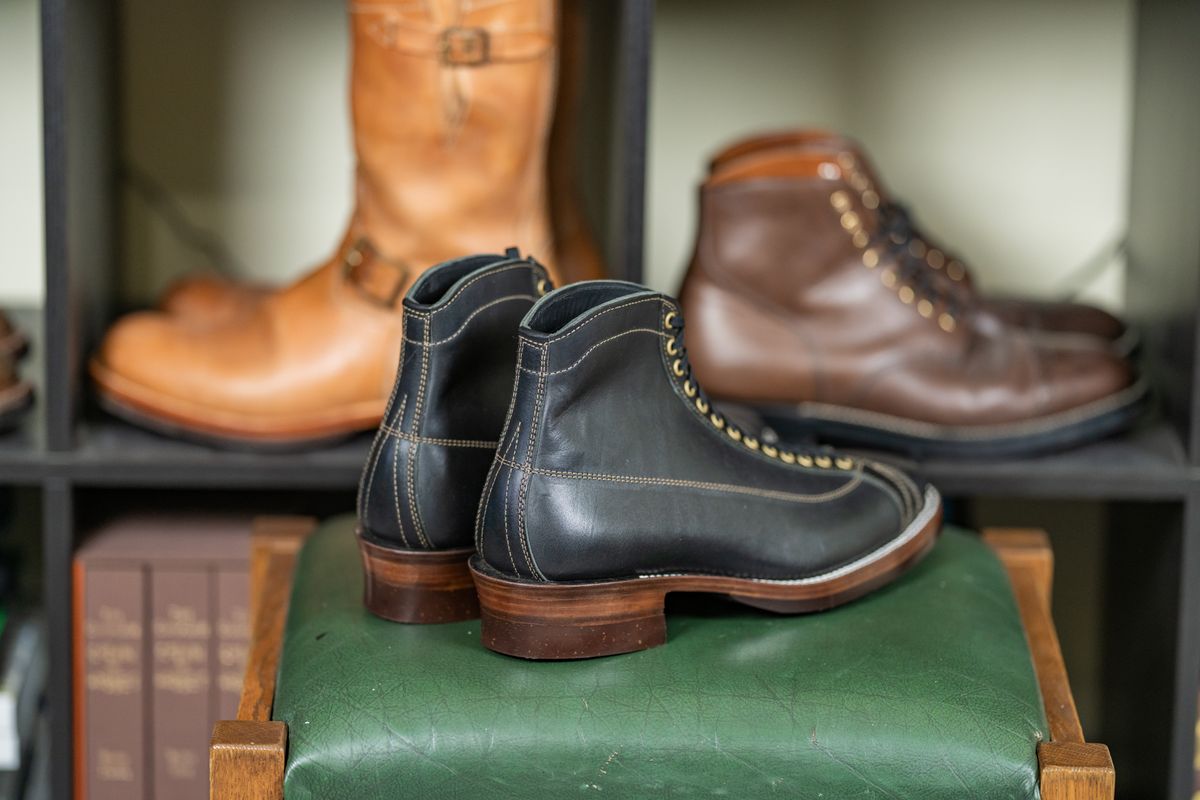 Photo by almostvintagestyle on April 27, 2025 of the Bad Hat Brothers Monkey Boots in Badalassi Carlo Nero Minerva.
