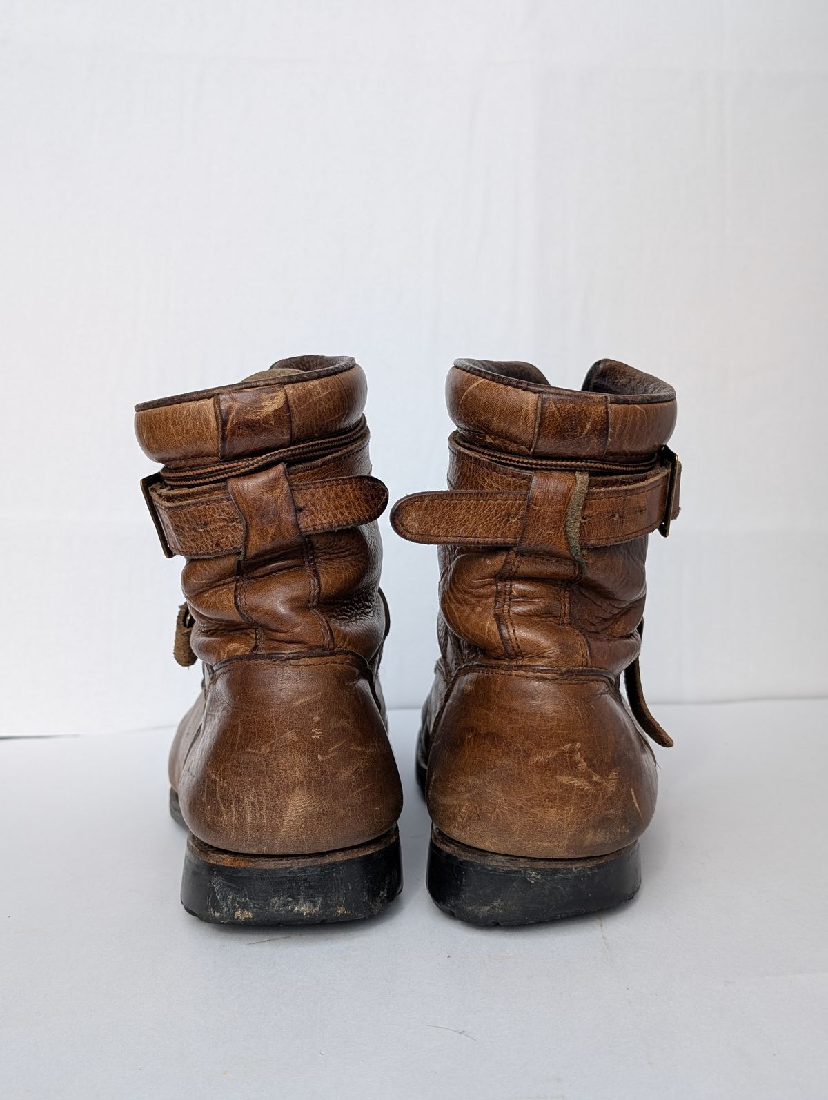 Photo by Genghis_Khant on March 4, 2026 of the RJ Colt Unknown Model in Unknown Leather.