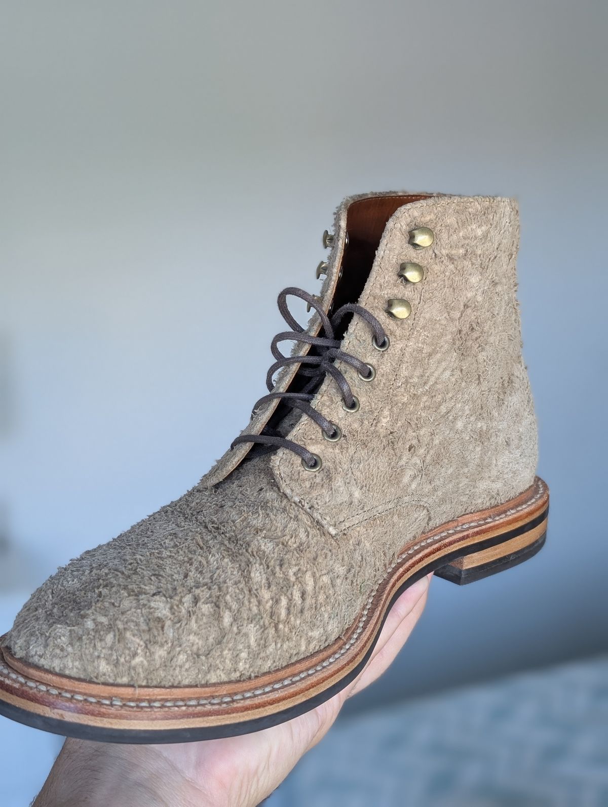 Photo by Genghis_Khant on October 10, 2025 of the Grant Stone Edward Boot in C.F. Stead Milkshake Rough Mohawk Suede.
